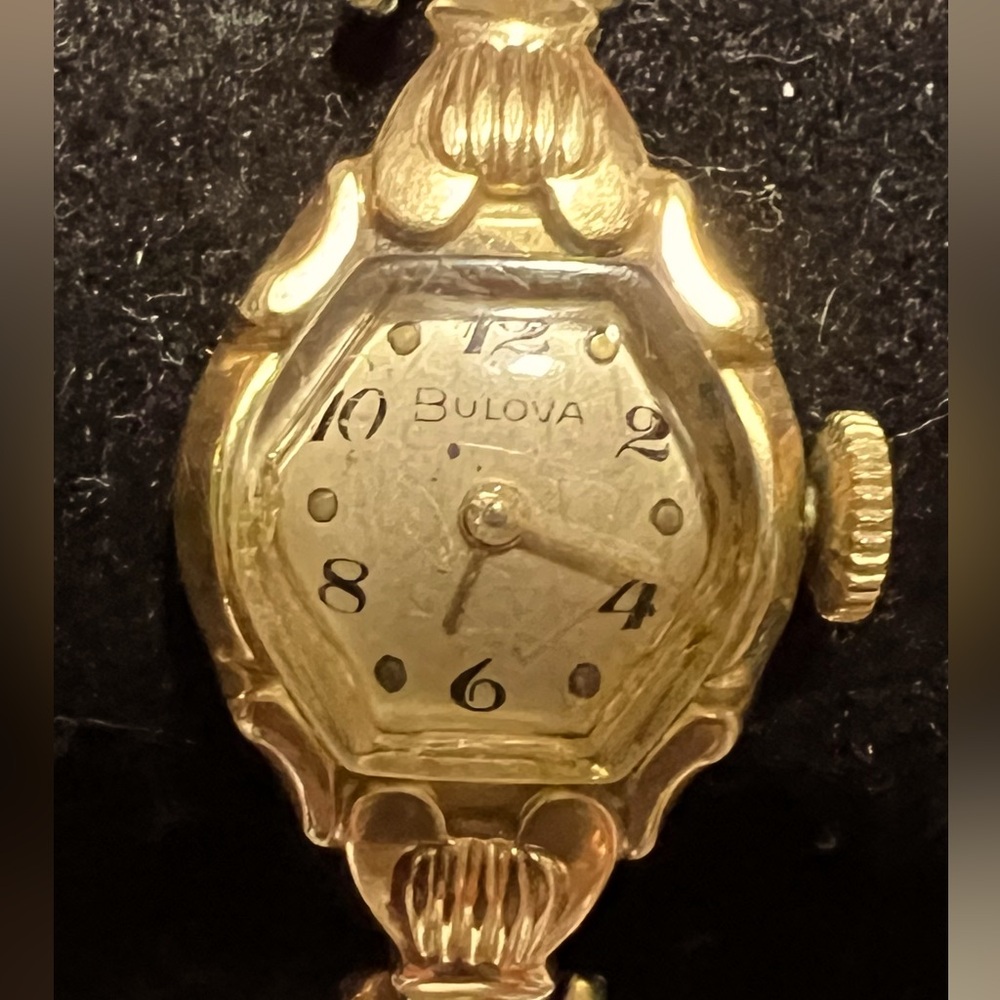 Vintage Ladies Bulova Vintage 10K Rolled Gold Plated Watch Good Condition